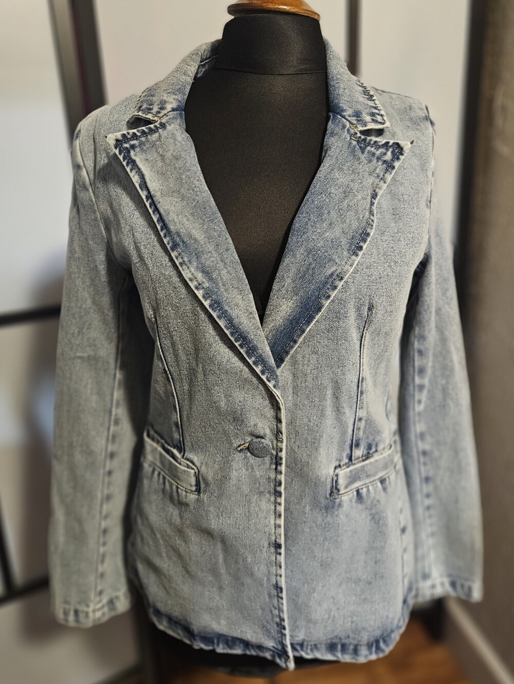 Light Wash Denim Blazer Jacket - Blue NWOT - Boutique